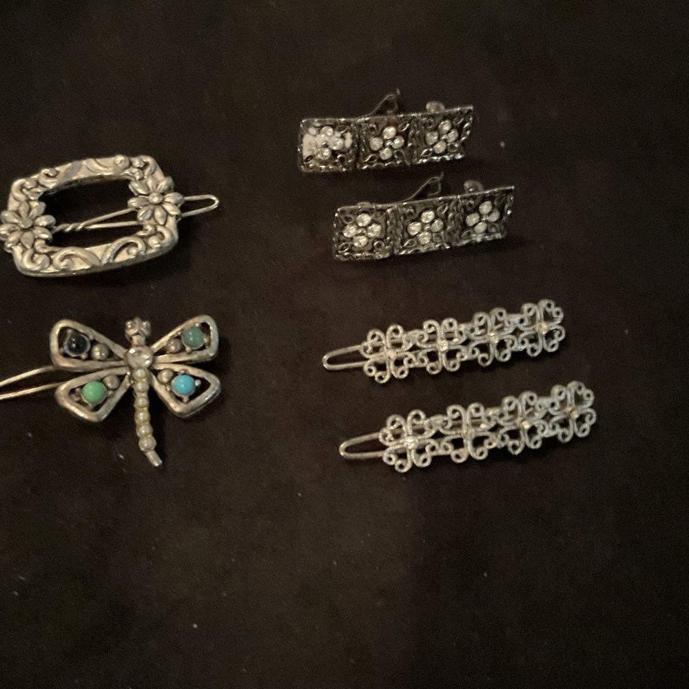 6  children’s barrettes